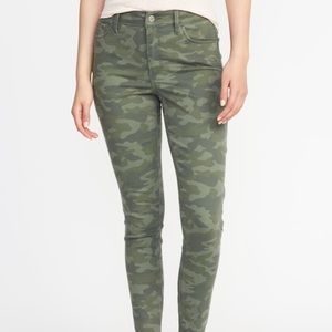 NWT Old Navy Rockstar Camo pants